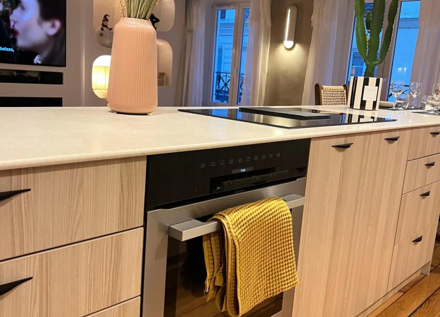 Luxe Louvre Apartment